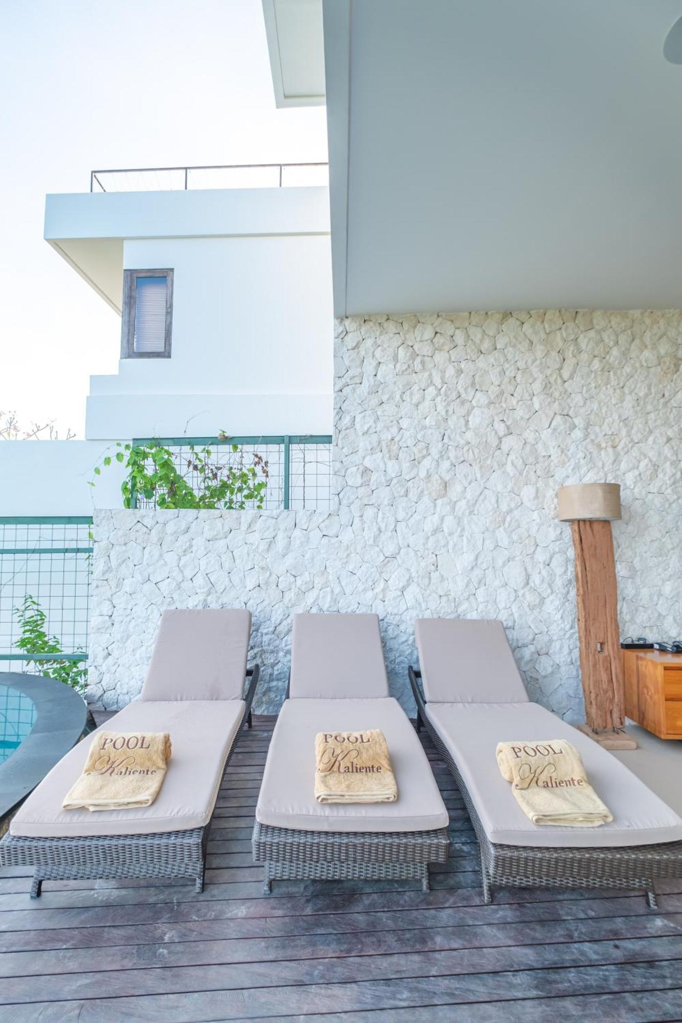 Villa Kaliente Toyapakeh Buitenkant foto